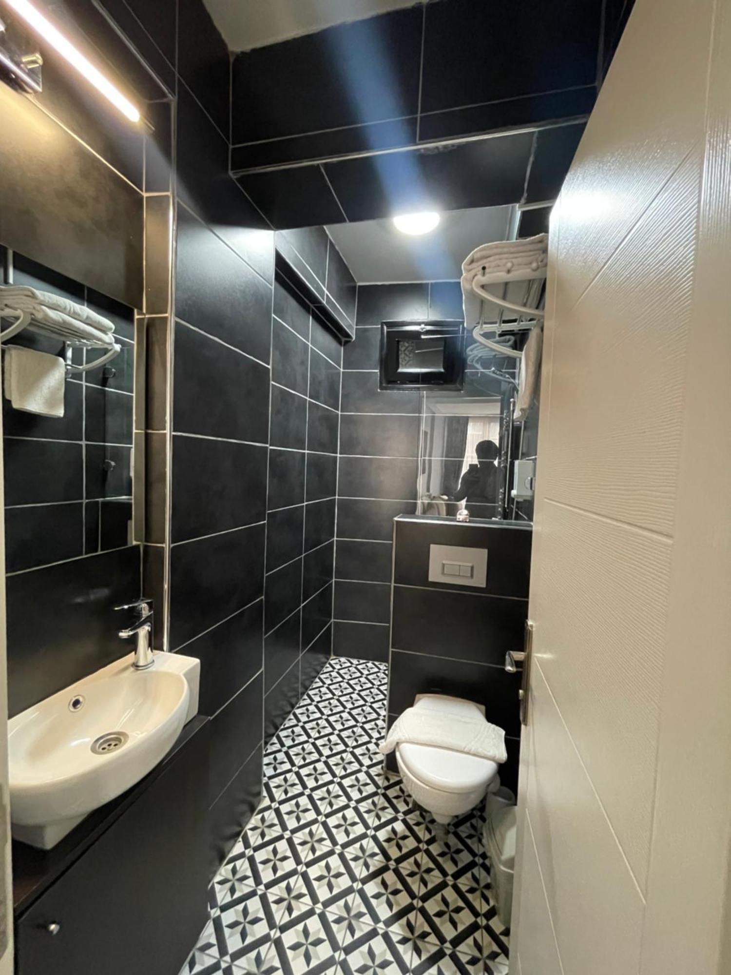 Taksim Park Hotel Istanbul Bagian luar foto