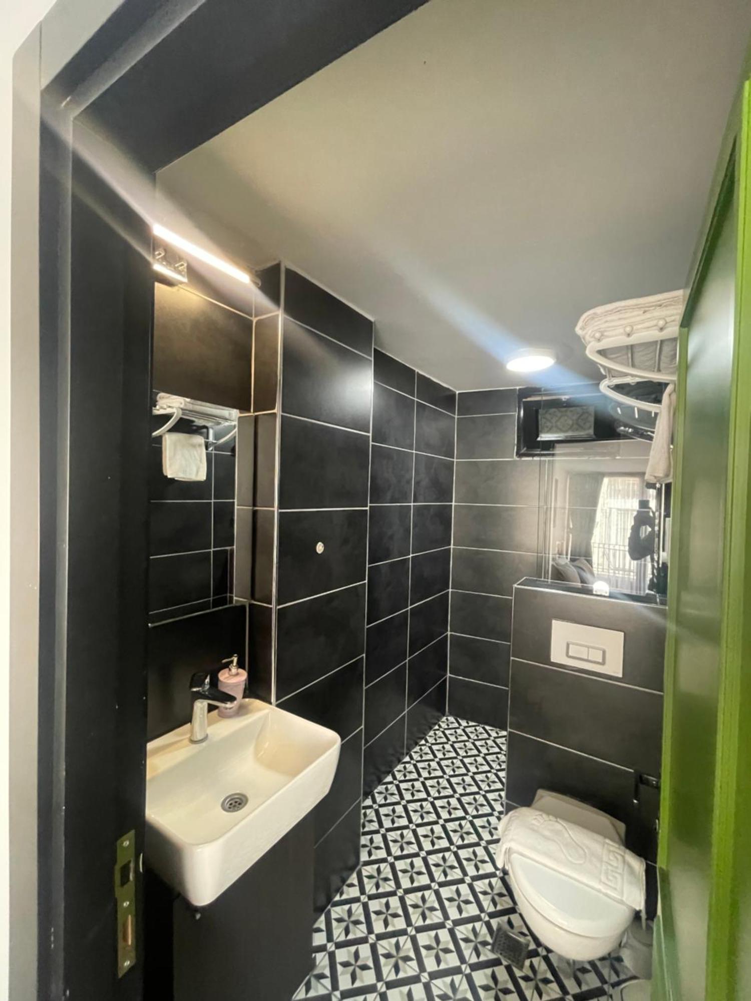 Taksim Park Hotel Istanbul Bagian luar foto